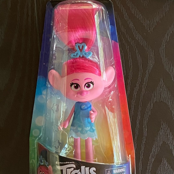 Trolls DreamWorks Stylin' Poppy Fashion Doll - Picture 1 of 5